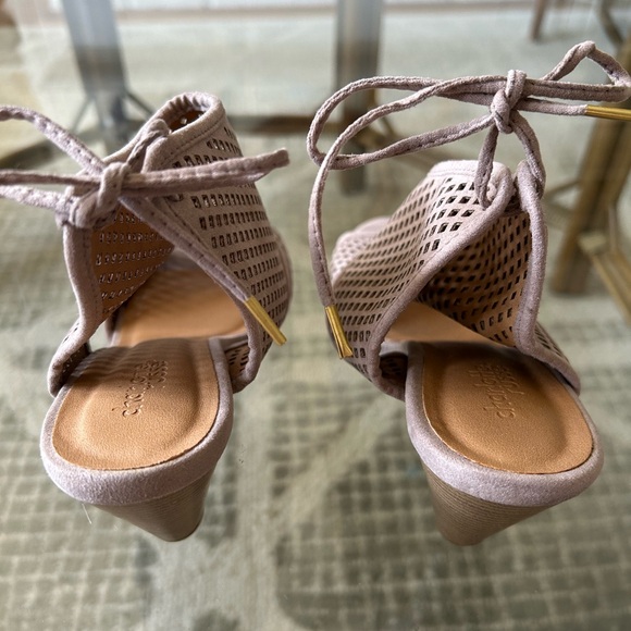 Charlotte Russe Women's Beige Wedges - Picture 3 of 10